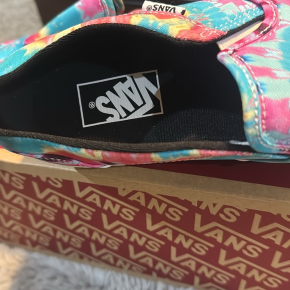 NWT Vans Slip-On Shoes Size 9.5 Women Tye Dye Multi/White In Box - Picture 6 of 9